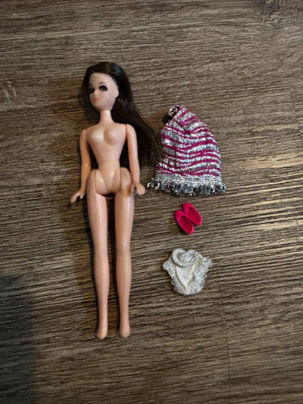 Topper Dawn Angie doll wearing original Fuchsia Flash 612